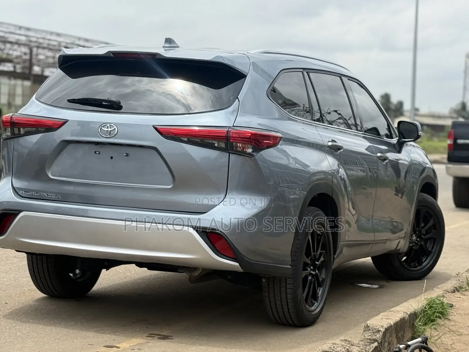 Toyota Highlander Limited AWD 2020 Blue
