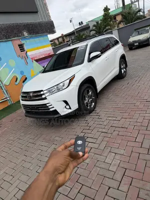 Toyota Highlander Limited Platinum 4x4 V6 (3.5L 6cyl 8A) 2018 White