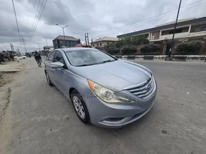 Hyundai Sonata SE Sedan FWD (2.4L 4cyl 6A) 2011 Blue