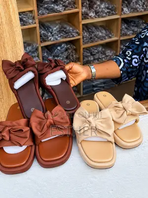 Comfy Puffy Bow Platform Slides