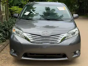 Toyota Sienna LE 8 Passenger 2011 Gray