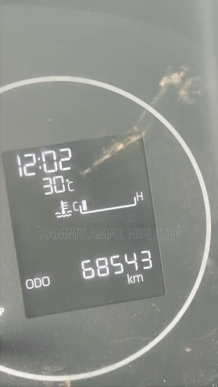 Toyota HiAce 2021 White