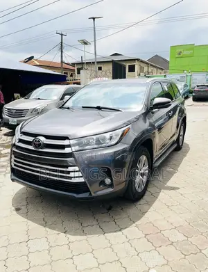Toyota Highlander XLE 4dr SUV AWD (3.5L 6cyl 6A) 2015 Gray