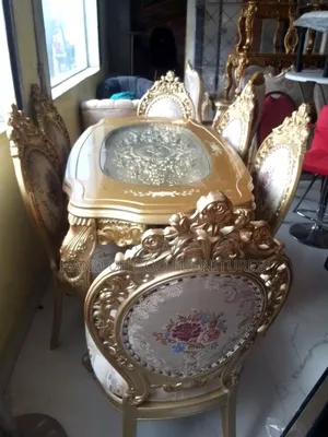 Classic Middle Glass Top Dinning Set