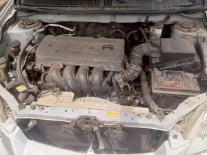Toyota Matrix Hatchback AWD (1.8L 4cyl 4A) 2005 Silver