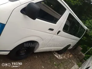 Toyota HiAce 2009 White
