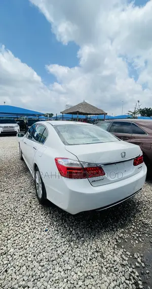 Honda Accord Touring 4dr Sedan FWD (3.5L 6cyl 6A) 2013 White