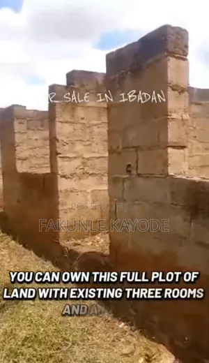8bdrm Apartment in Ibadan for sale