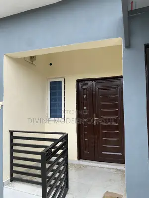 Mini Flat in Temple Estate for rent
