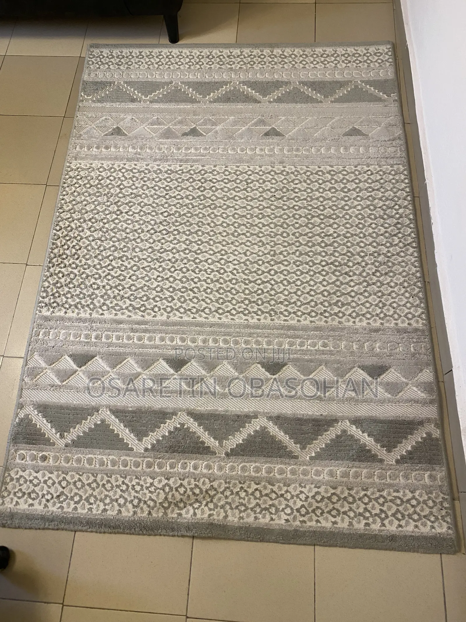 Neatly Used 4x6ft Rug