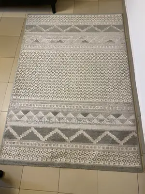 Neatly Used 4x6ft Rug