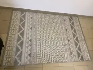 Neatly Used 4x6ft Rug
