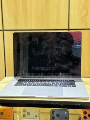 Laptop Apple MacBook Pro 2017 16GB Intel Core i7 SSD 256GB