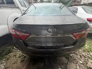 Toyota Camry 2016 Gray