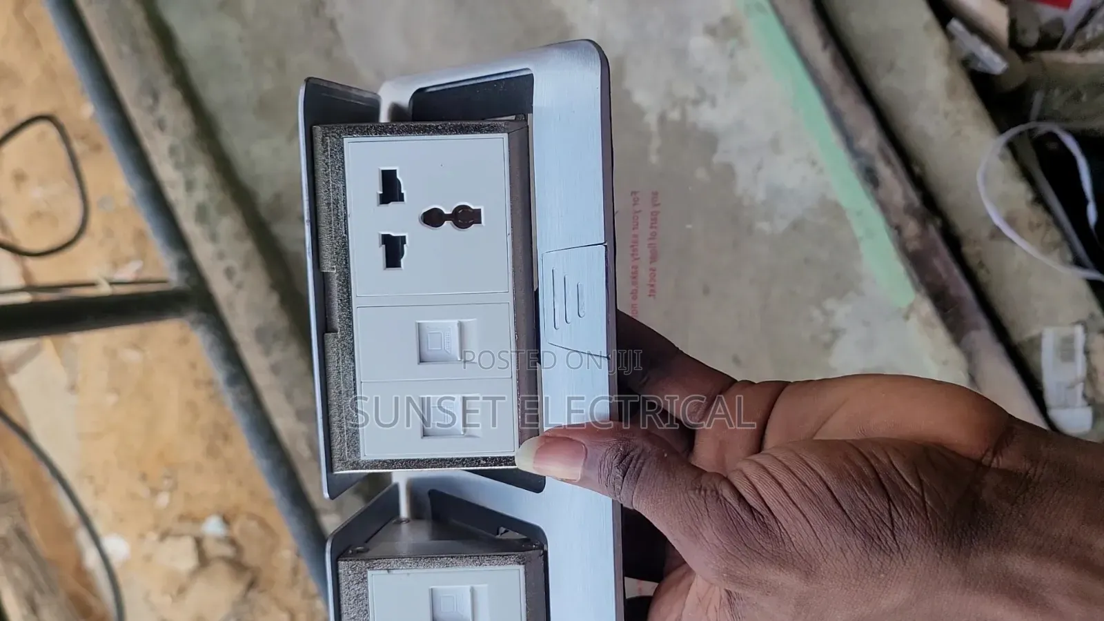 Floor Bax Pop Up With Two Socket 4 Data Silver Color