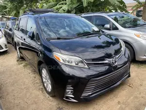 Toyota Sienna Limited Premium (3.5L 6cyl 8A) 2018 Black