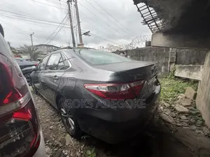 Toyota Camry 2016 Gray