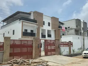 5bdrm Duplex in Larix Homes, Idu Industrial for sale