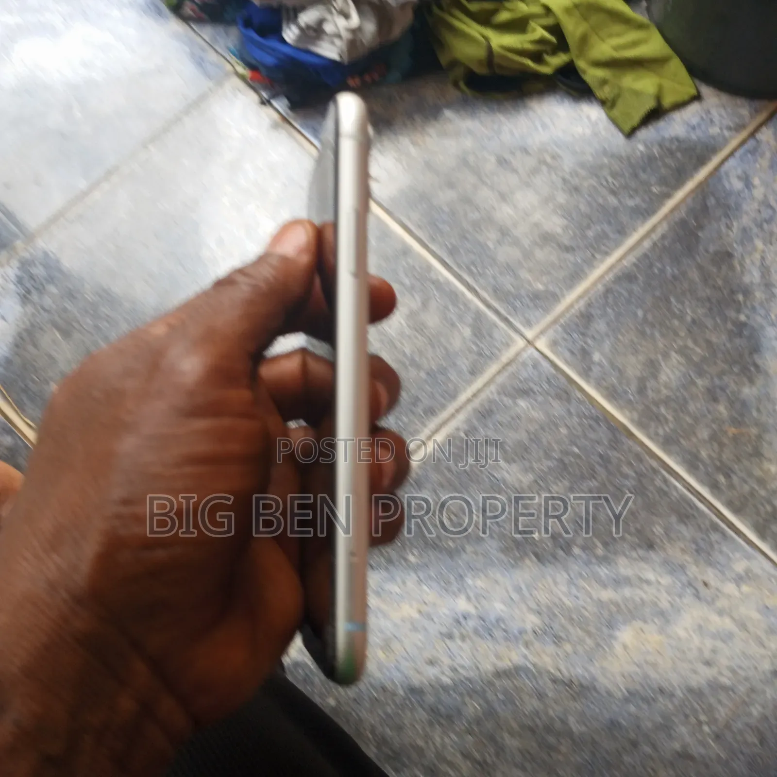 Apple iPhone 11 64 GB Gray