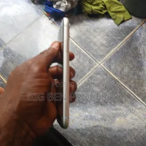 Apple iPhone 11 64 GB Gray