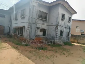 13bdrm House in Uwagboe, Benin City for sale