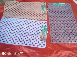 Suction-Cup Anti-Slip Silicone Bath Mats