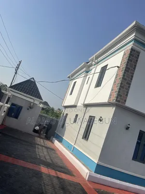 3bdrm Block of Flats in Isokan, Ibadan for rent