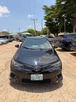 Toyota Yaris SE Hatchback 5dr 2015 Black