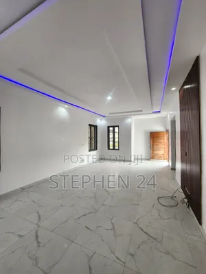 5bdrm Shared Apartment in Lekki for rent