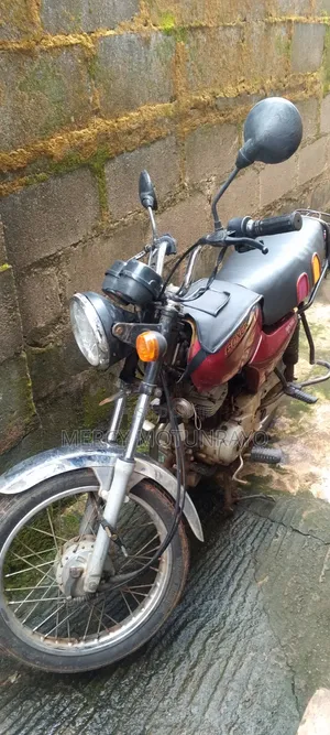 Bajaj Boxer BM100ES 2024 Red
