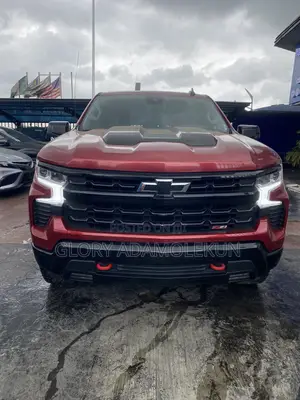 Chevrolet Silverado 2023 Red