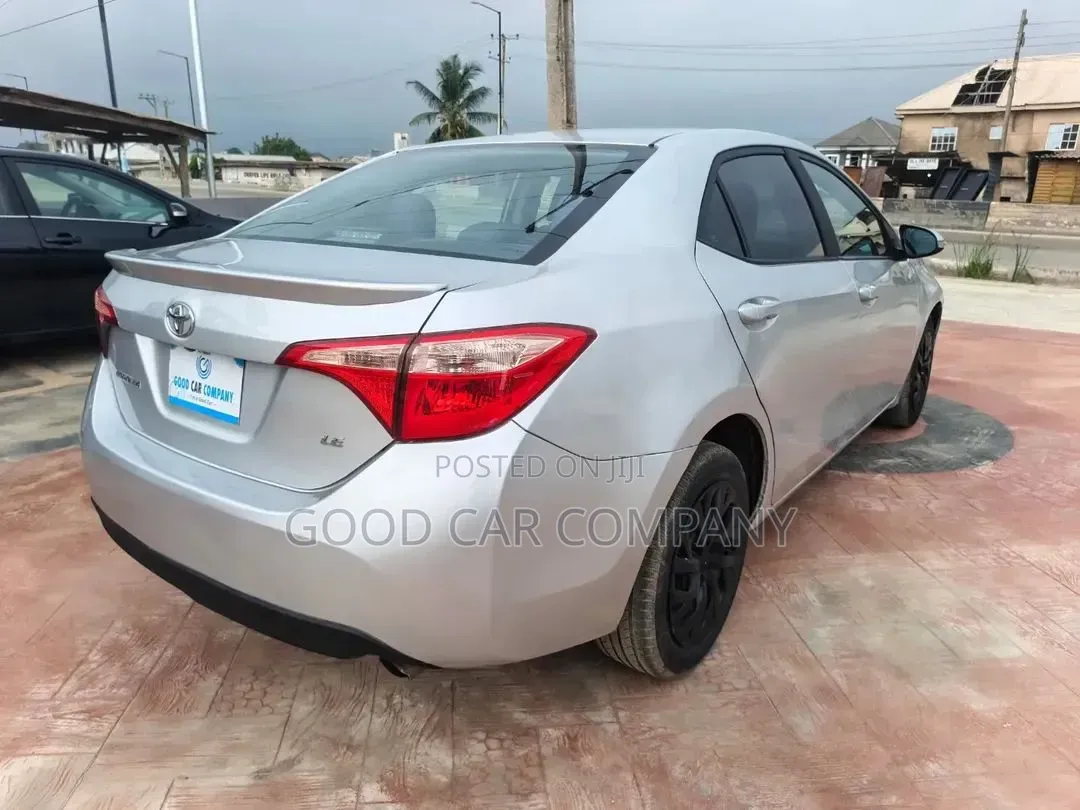 Toyota Corolla 2018 Silver