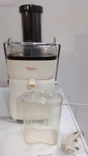 Fairly Used Moulinex Frutelia Pro 700W Juicer - Complete With Box