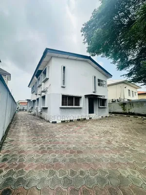 1bdrm Apartment in Lekki Phase 1 for rent