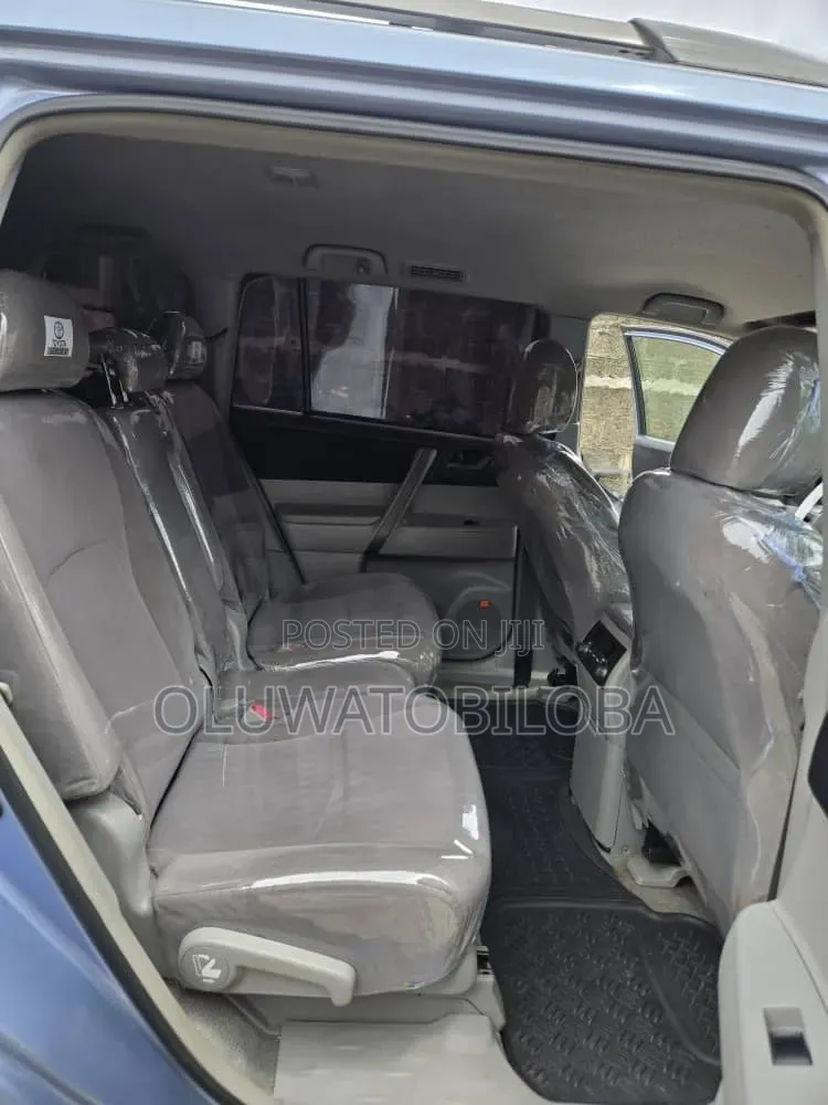 Toyota Highlander 2010 Blue