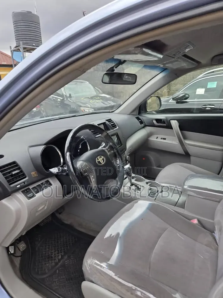 Toyota Highlander 2010 Blue
