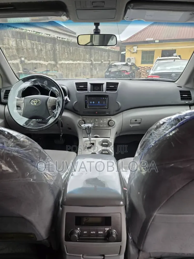 Toyota Highlander 2010 Blue