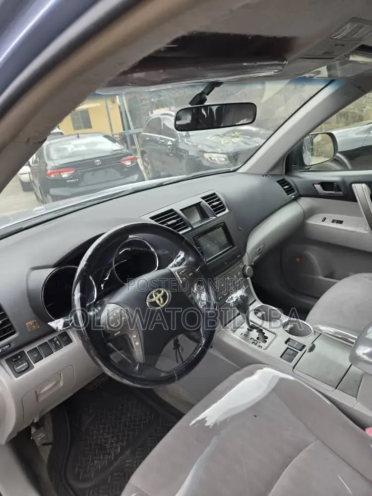 Toyota Highlander 2010 Blue