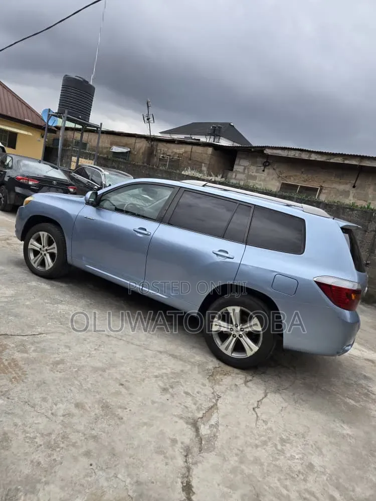 Toyota Highlander 2010 Blue