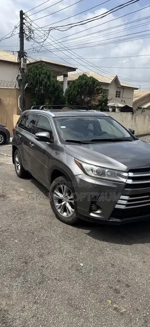 Toyota Highlander Limited 4dr SUV AWD (3.5L 6cyl 6A) 2015 Gray