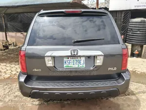 Honda Pilot 2005 Gray