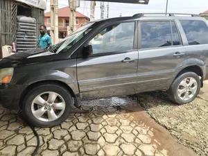 Honda Pilot 2005 Gray