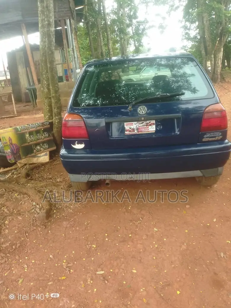 Volkswagen Golf 2000 Blue