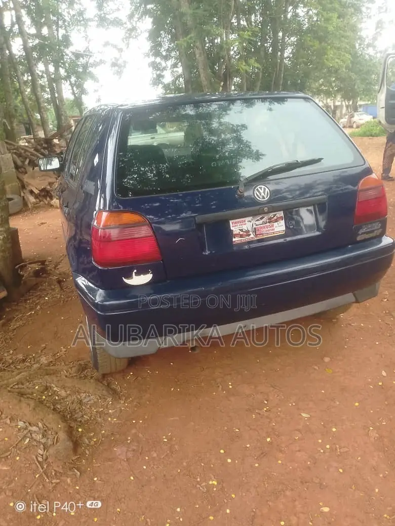 Volkswagen Golf 2000 Blue