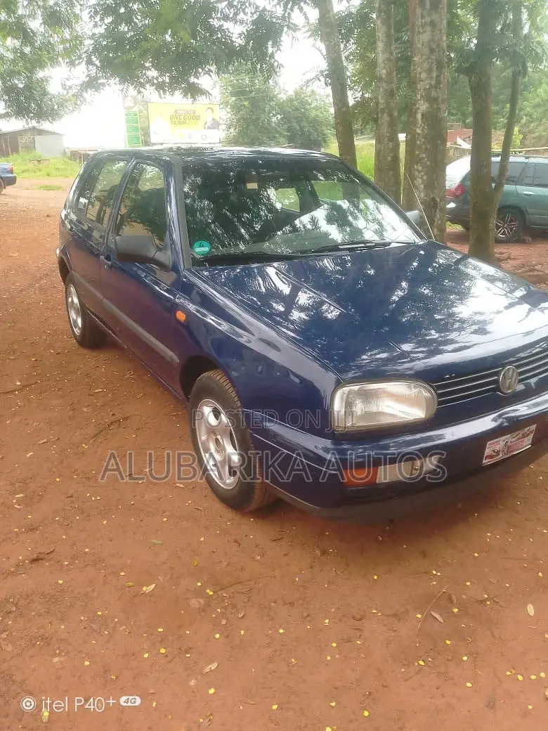 Volkswagen Golf 2000 Blue