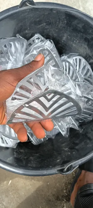 Tissue Holder