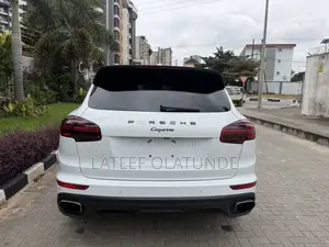 Porsche Cayenne Turbo S AWD 2016 White