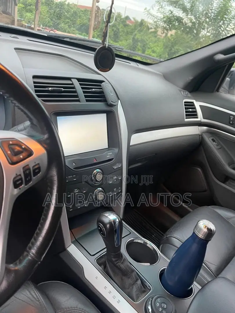 Ford Explorer 2011 White