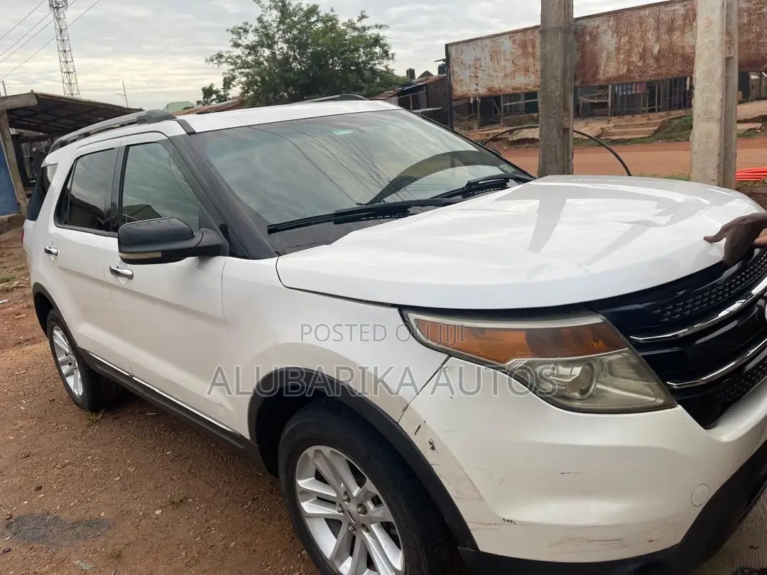 Ford Explorer 2011 White