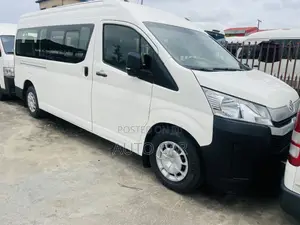 Toyota HiAce 2022 White